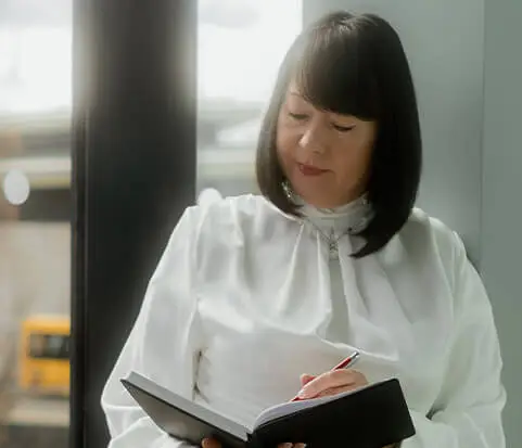 Aneta Papatolios - Master of Law & Insurance Specialist